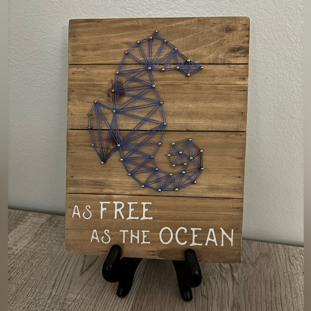 Rustic Seahorse String Art Wall Decor